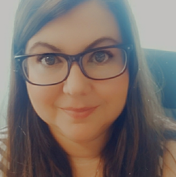 Meet Your Posher, Stefanie - Picture 1 of 1